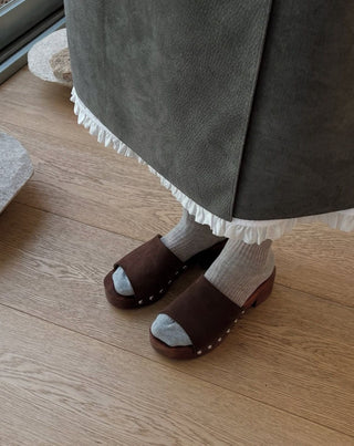 Ruffle edge skirt