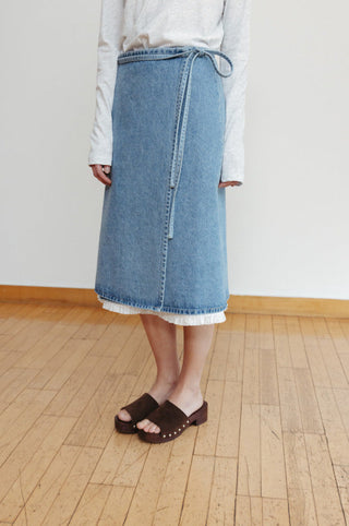 Ruffle edge skirt