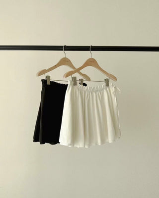 Elastic lace skirt