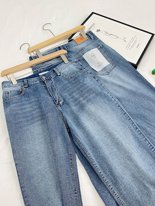White straight jeans