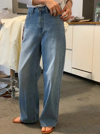 White straight jeans