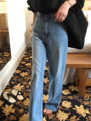 White straight jeans