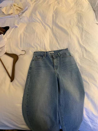White straight jeans