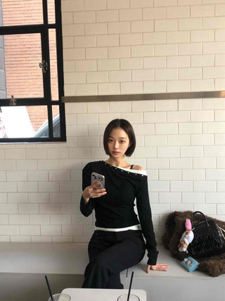 Shoulder Stud Slim Fit Off-Shoulder Long Sleeve Tee