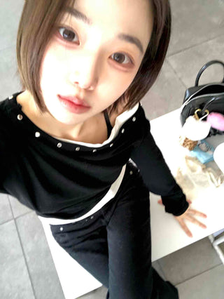Shoulder Stud Slim Fit Off-Shoulder Long Sleeve Tee