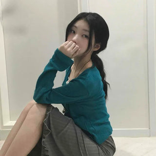 Unique Point Button Waist Shirred Pep Rum Knit Cardigan