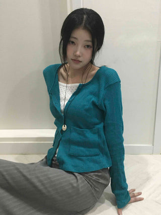 Unique Point Button Waist Shirred Pep Rum Knit Cardigan