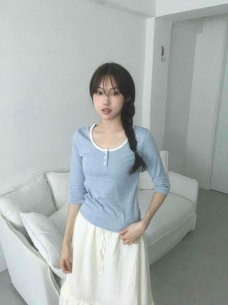 Unique Vintage U-Neck 3/4 Sleeve T-shirt