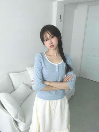 Unique Vintage U-Neck 3/4 Sleeve T-shirt