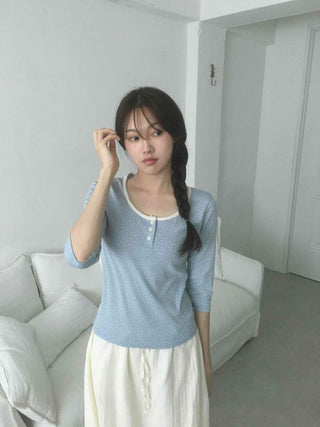 Unique Vintage U-Neck 3/4 Sleeve T-shirt