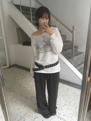 Lettering One-Off-Shoulder Loose-Fit Long-Sleeve T-Shirt