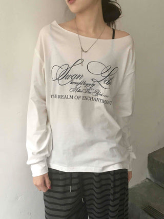 Lettering One-Off-Shoulder Loose-Fit Long-Sleeve T-Shirt