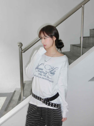 Lettering One-Off-Shoulder Loose-Fit Long-Sleeve T-Shirt