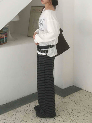 Lettering One-Off-Shoulder Loose-Fit Long-Sleeve T-Shirt