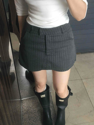 Deep Stripe Mini Skirt Pants