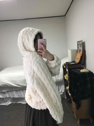 Daily Cozy Fur Loop Half Boa Zip-up
