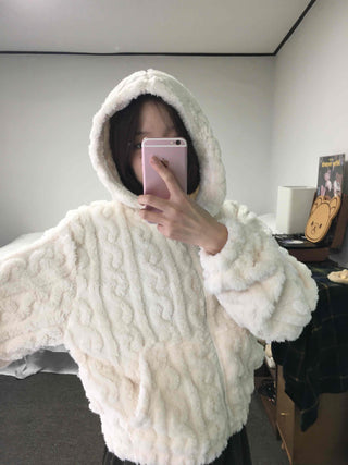 Daily Cozy Fur Loop Half Boa Zip-up