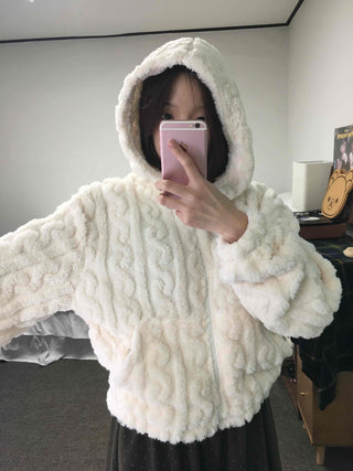 Daily Cozy Fur Loop Half Boa Zip-up
