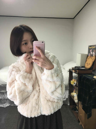 Daily Cozy Fur Loop Half Boa Zip-up