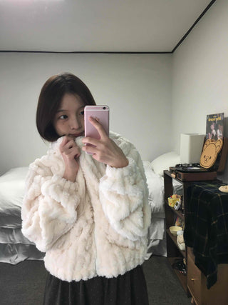 Daily Cozy Fur Loop Half Boa Zip-up