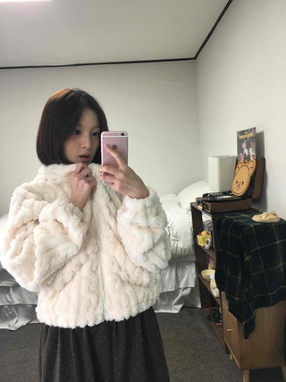 Daily Cozy Fur Loop Half Boa Zip-up