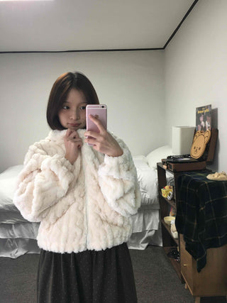 Daily Cozy Fur Loop Half Boa Zip-up
