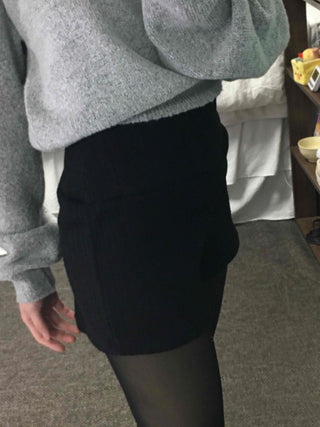 Inner Layered Brushed Knit Skinny Shorts
