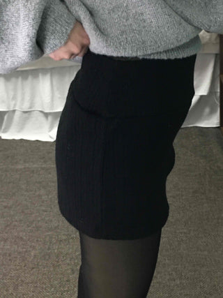 Inner Layered Brushed Knit Skinny Shorts