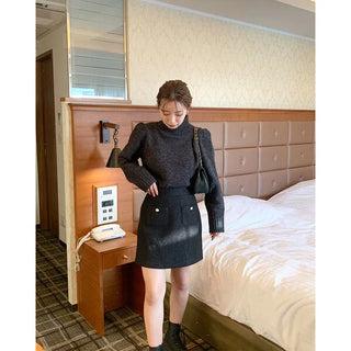 Pearl pocket mini skirt