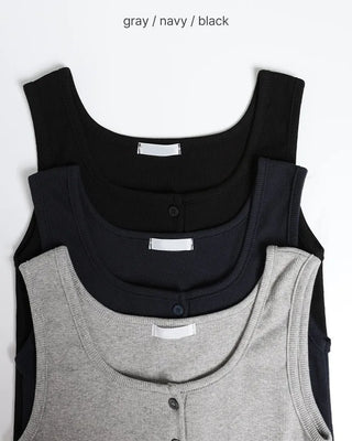 Button-up simple sleeveless top