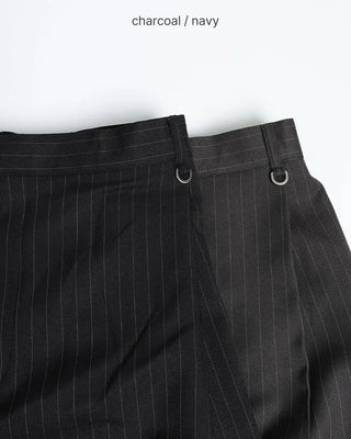 Striped keyring pleated banding slacks