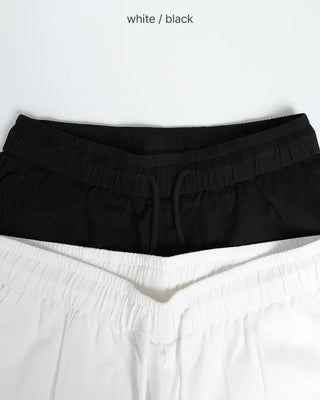 Cargo pants with elastic waistband and drawstring