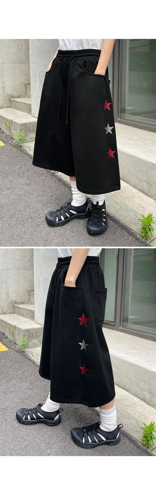 Byeoldin Unisex Star Embroidery Elastic Waist Drawstring Bermuda Banding Shorts Rainy Season Look