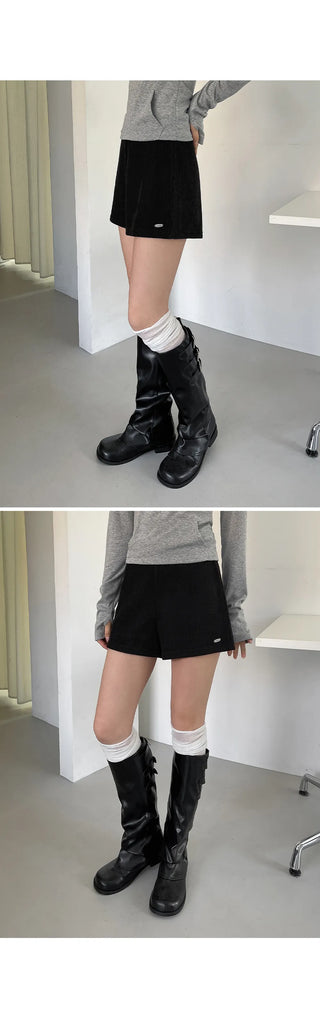 Marin Ribbed Knit Pendant High-Waisted Elastic Shorts
