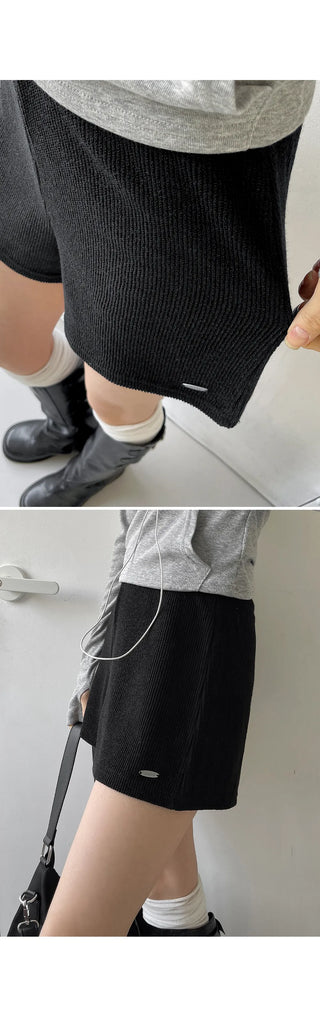 Marin Ribbed Knit Pendant High-Waisted Elastic Shorts