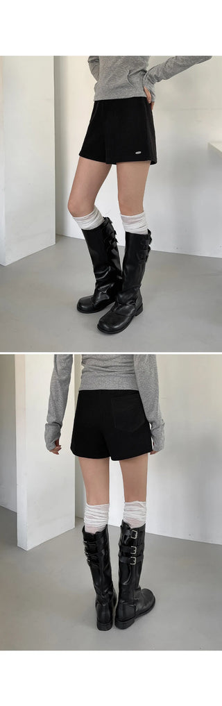 Marin Ribbed Knit Pendant High-Waisted Elastic Shorts