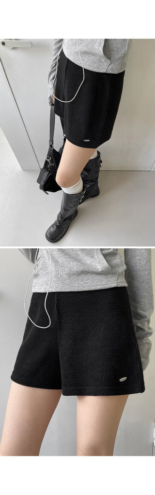 Marin Ribbed Knit Pendant High-Waisted Elastic Shorts