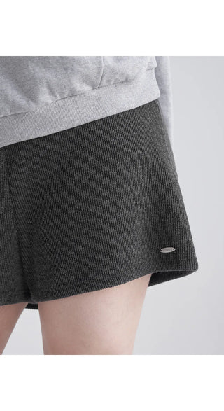 Marin Ribbed Knit Pendant High-Waisted Elastic Shorts