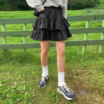 Mimi Elastic Tiered Mini Skirt Rainy Season Look