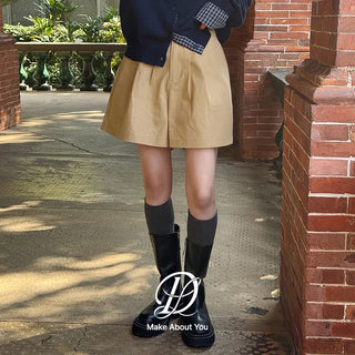 Tailored Cotton Two-Pintuck Wide Back Elastic Waist Shorts Cotton Shorts Rainy Season Look