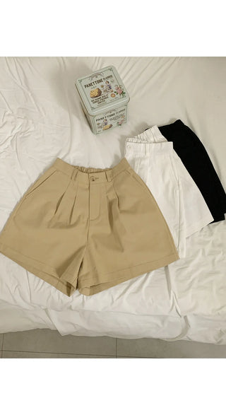 Tailored Cotton Two-Pintuck Wide Back Elastic Waist Shorts Cotton Shorts Rainy Season Look