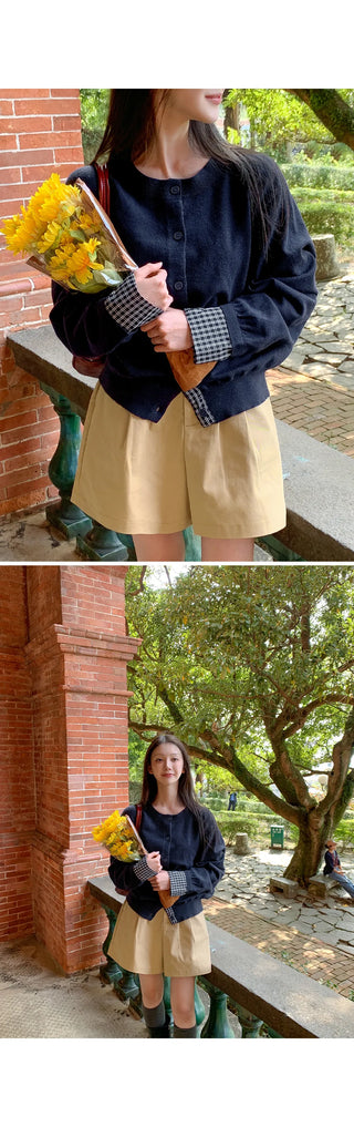 Tailored Cotton Two-Pintuck Wide Back Elastic Waist Shorts Cotton Shorts Rainy Season Look