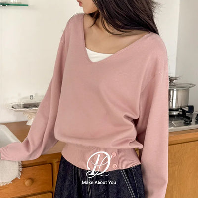 Plenin Loose Fit Cinched Waist Button V-Neck Long Sleeve Knit