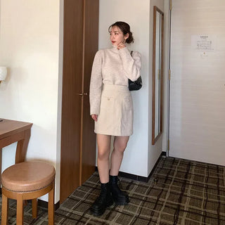 Pearl pocket mini skirt