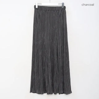 Pleated banded long skirt