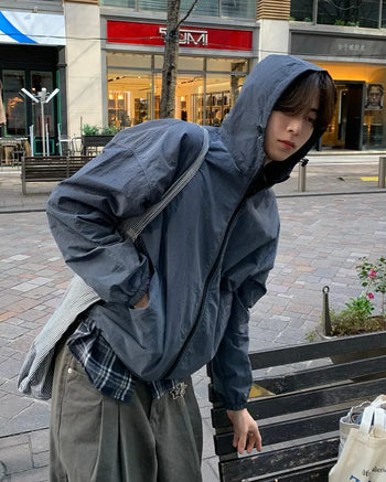 (Unisex) Check Hooded Windbreaker