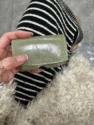 Tote Crack Mini Wallet_ Tote Crack Mini Wallet