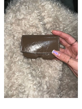 Tote Crack Mini Wallet_ Tote Crack Mini Wallet