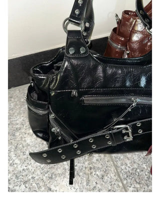 Taine Eyelet Belt Crack Vintage Shoulder Bag