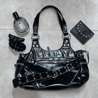 Taine Eyelet Belt Crack Vintage Shoulder Bag